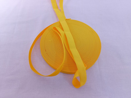 Лента окантовочная вязанная желтая 16 мм